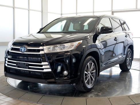 Used 2019 Toyota Highlander XLE image 4