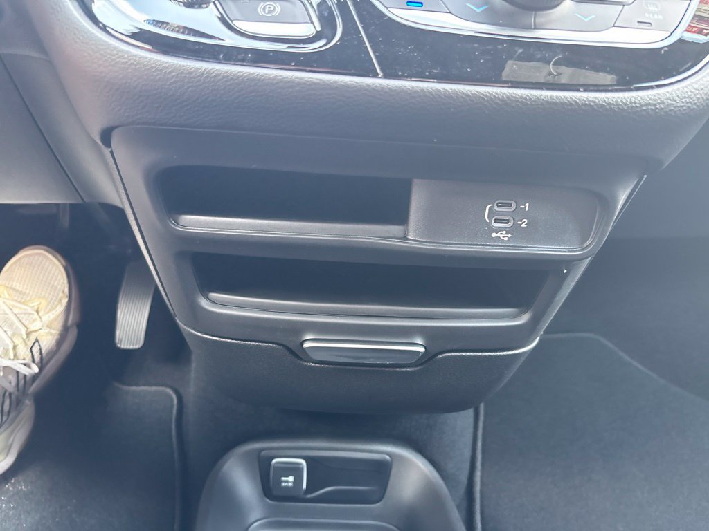 New 2027 Chrysler Pacifica Select FWD image 43