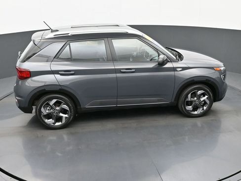 Certified 2023 Hyundai Venue Limited w/ Cargo Package image 33