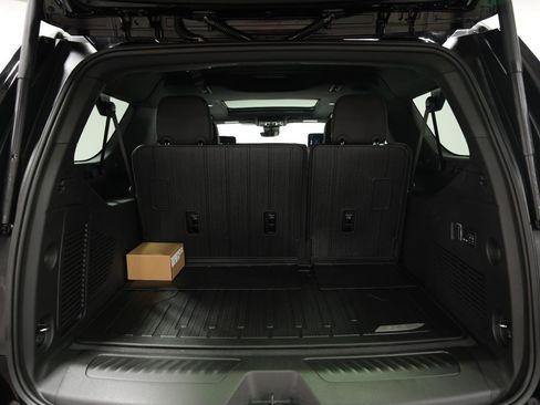 New 2026 GMC Yukon XL Elevation w/ Elevation Premium Package AWD/4WD image 13