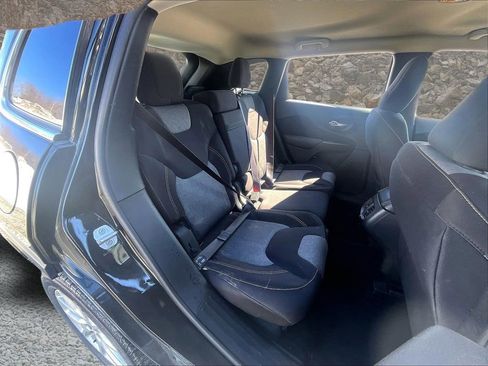 Used 2014 Jeep Cherokee Latitude w/ Comfort/Convenience Group image 24