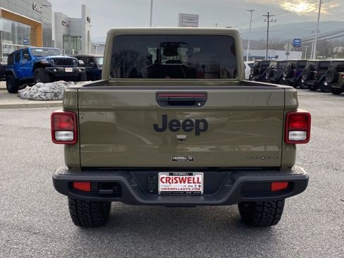 New 2025 Jeep Gladiator Sport image 4