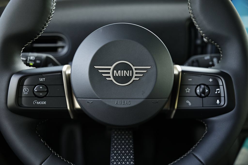 New 2026 MINI Cooper 2-Door Hardtop FWD image 30
