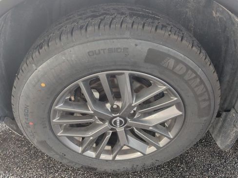 Used 2023 Nissan Rogue S FWD image 10