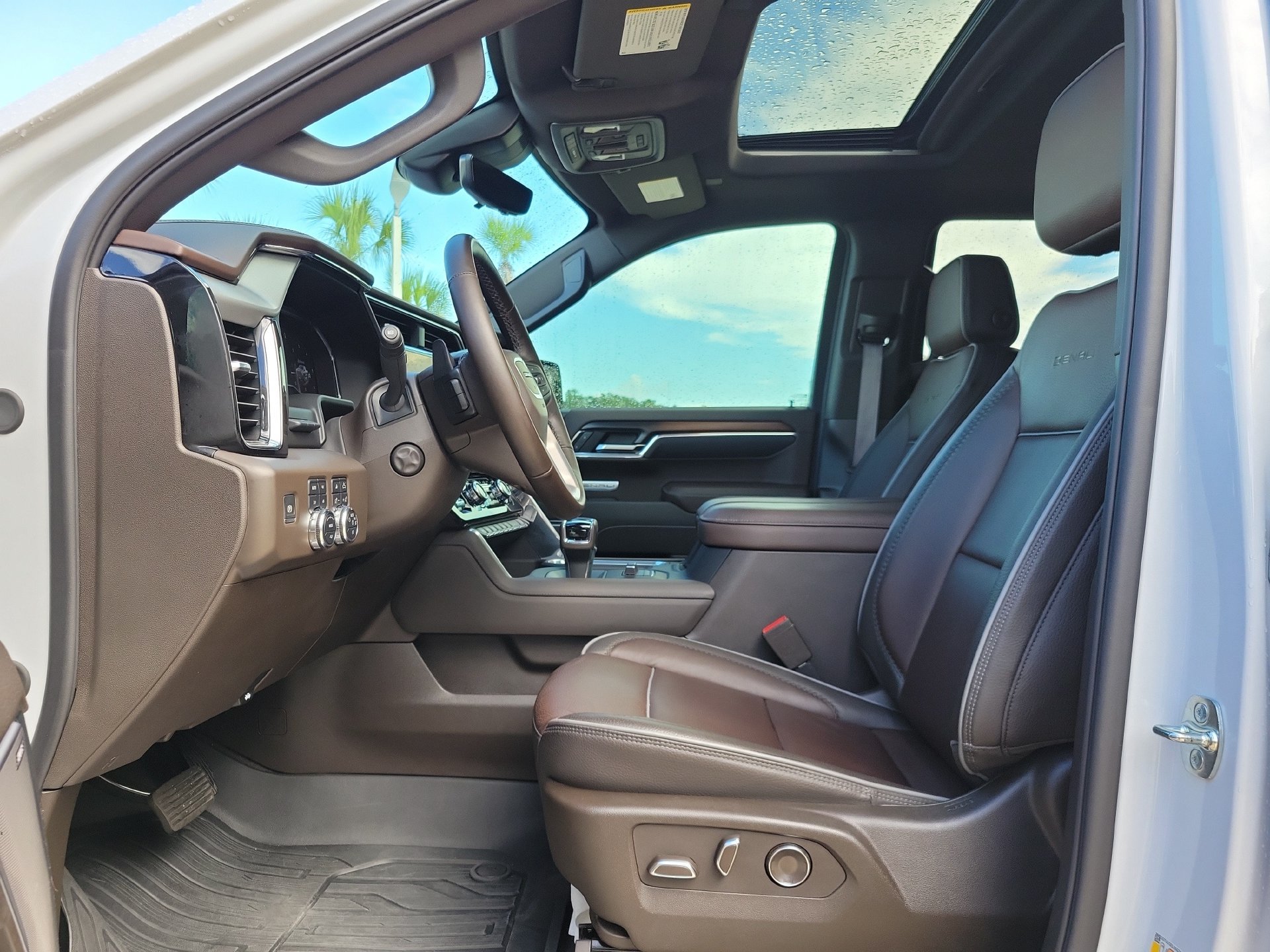 Used 2025 GMC Sierra 1500 Denali w/ Denali Reserve Package AWD/4WD image 24