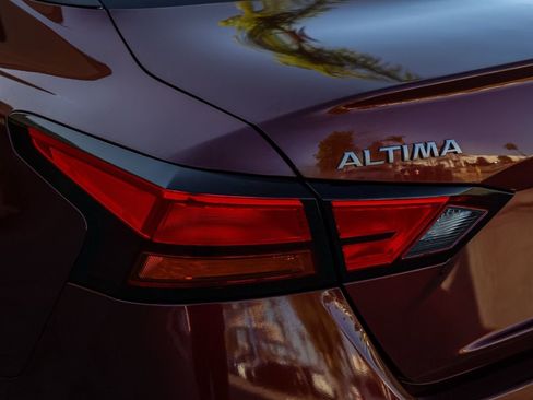 Used 2023 Nissan Altima 2.5 SV image 7
