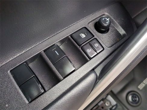 Used 2025 Toyota Corolla Cross AWD Hybrid image 22