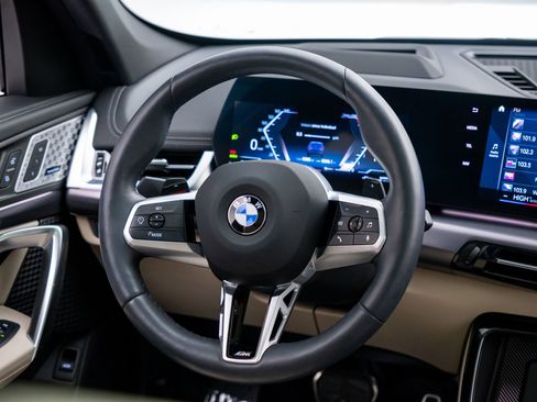 Used 2023 BMW X1 xDrive28i w/ Premium Package image 11
