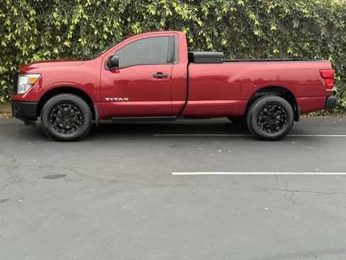 Used 2017 Nissan Titan S image 6