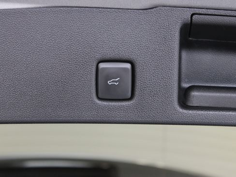 Used 2021 Ford Escape SE w/ SE Sport Appearance Package FWD image 32