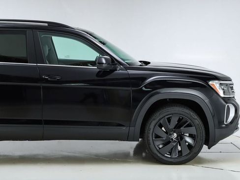 New 2026 Volkswagen Atlas SE image 12