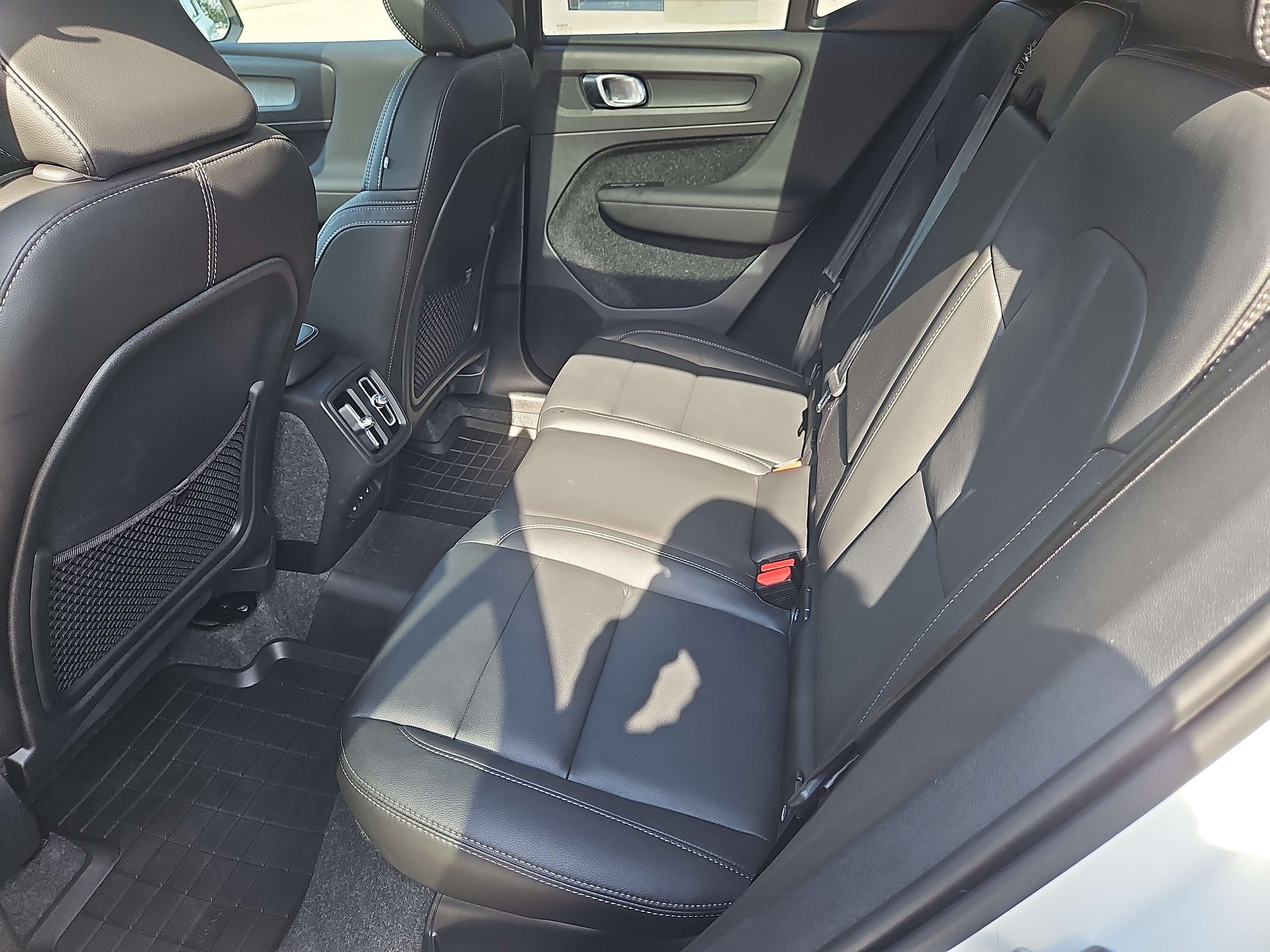 Used 2026 Volvo XC40 B5 Plus w/ Protection Package Premier AWD/4WD image 33