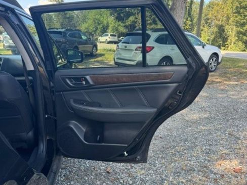 Used 2018 Subaru Outback 2.5i Limited AWD/4WD image 13