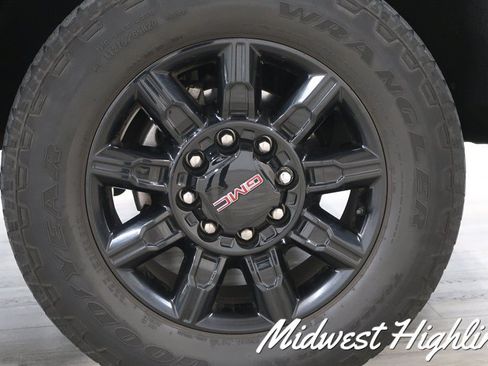 Used 2025 GMC Sierra 2500 AT4 w/ AT4 Premium Plus Package AWD/4WD image 26