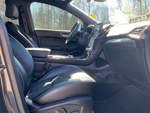 Used 2021 Ford Edge ST image 12
