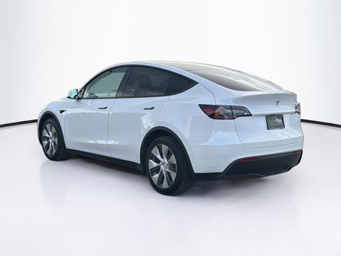 Used 2022 Tesla Model Y Long Range AWD/4WD image 5