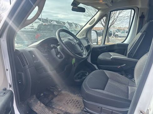 Used 2021 RAM ProMaster 2500 w/ Convenience Group FWD image 9