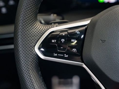 Used 2022 Volkswagen GTI SE image 15