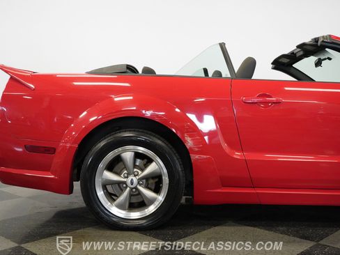 Used 2005 Ford Mustang GT image 33