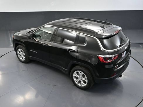 Used 2024 Jeep Compass Latitude w/ Convenience Group AWD/4WD image 56
