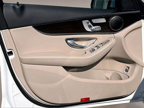 Used 2019 Mercedes-Benz C 300 Sedan image 23
