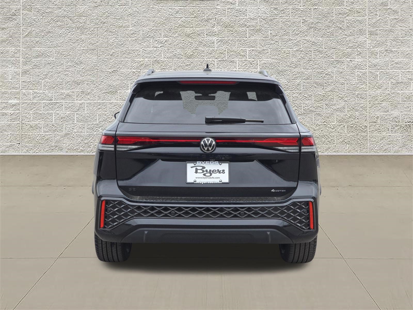New 2026 Volkswagen Tiguan SE R-Line AWD/4WD image 6