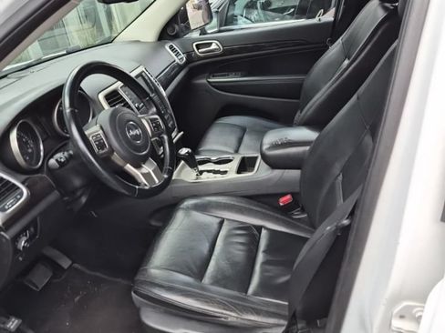 Used 2013 Jeep Grand Cherokee Laredo AWD/4WD image 5