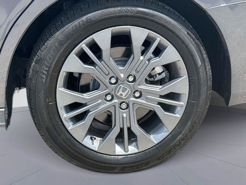 Certified 2026 Honda Odyssey Touring image 11