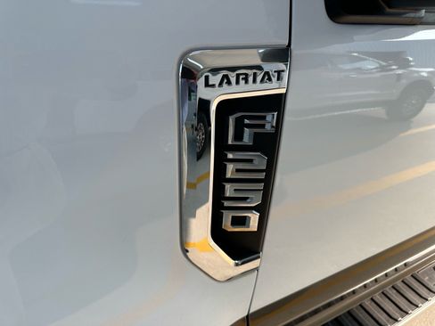 Used 2022 Ford F250 Lariat w/ Chrome Package AWD/4WD image 4