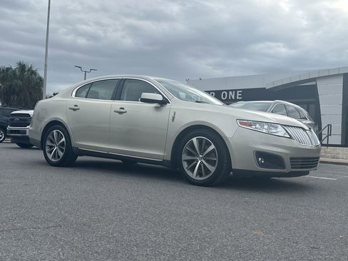 Used 2010 Lincoln MKS image 9