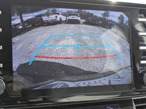 Used 2022 Toyota Sienna LE image 21