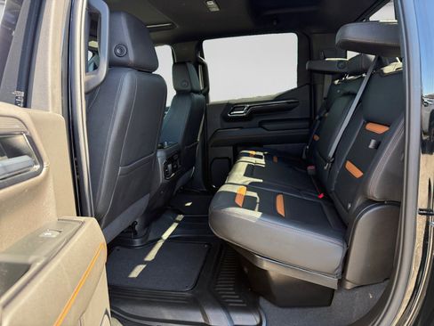 Used 2022 GMC Sierra 1500 AT4 w/ AT4 Premium Package image 18