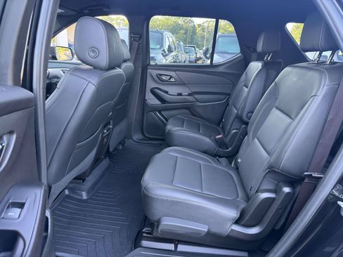 Used 2023 Chevrolet Traverse LT w/ Midnight/Sport Edition AWD/4WD image 13
