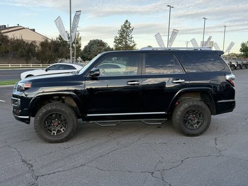 Used 2018 Toyota 4Runner Limited image 9