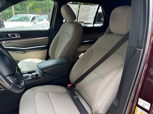 Used 2018 Ford Explorer XLT AWD/4WD image 14