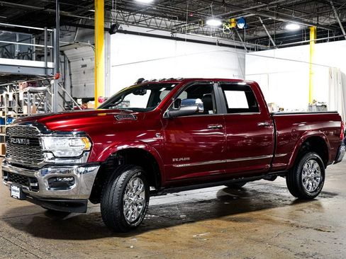 Used 2022 RAM 2500 Limited w/ Snow Chief Group AWD/4WD image 4