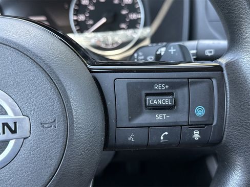 Used 2021 Nissan Rogue SV image 19