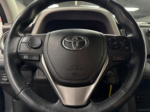 Used 2018 Toyota RAV4 XLE image 22