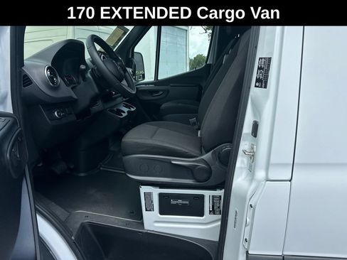 Used 2025 Mercedes-Benz Sprinter 3500 image 9