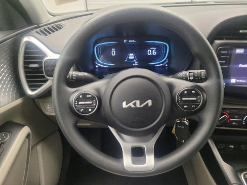 Used 2025 Kia Soul S image 22