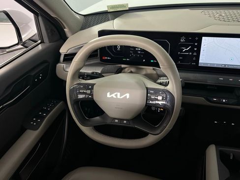Used 2024 Kia EV9 Wind image 13