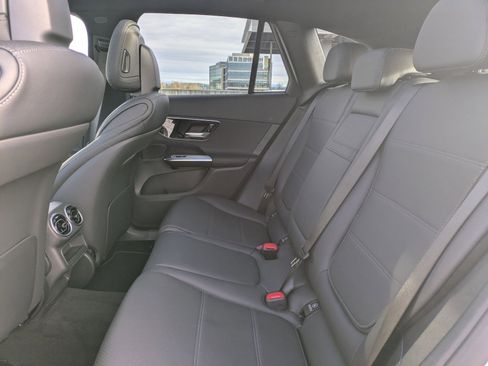 Used 2026 Mercedes-Benz GLC 300 4MATIC image 19