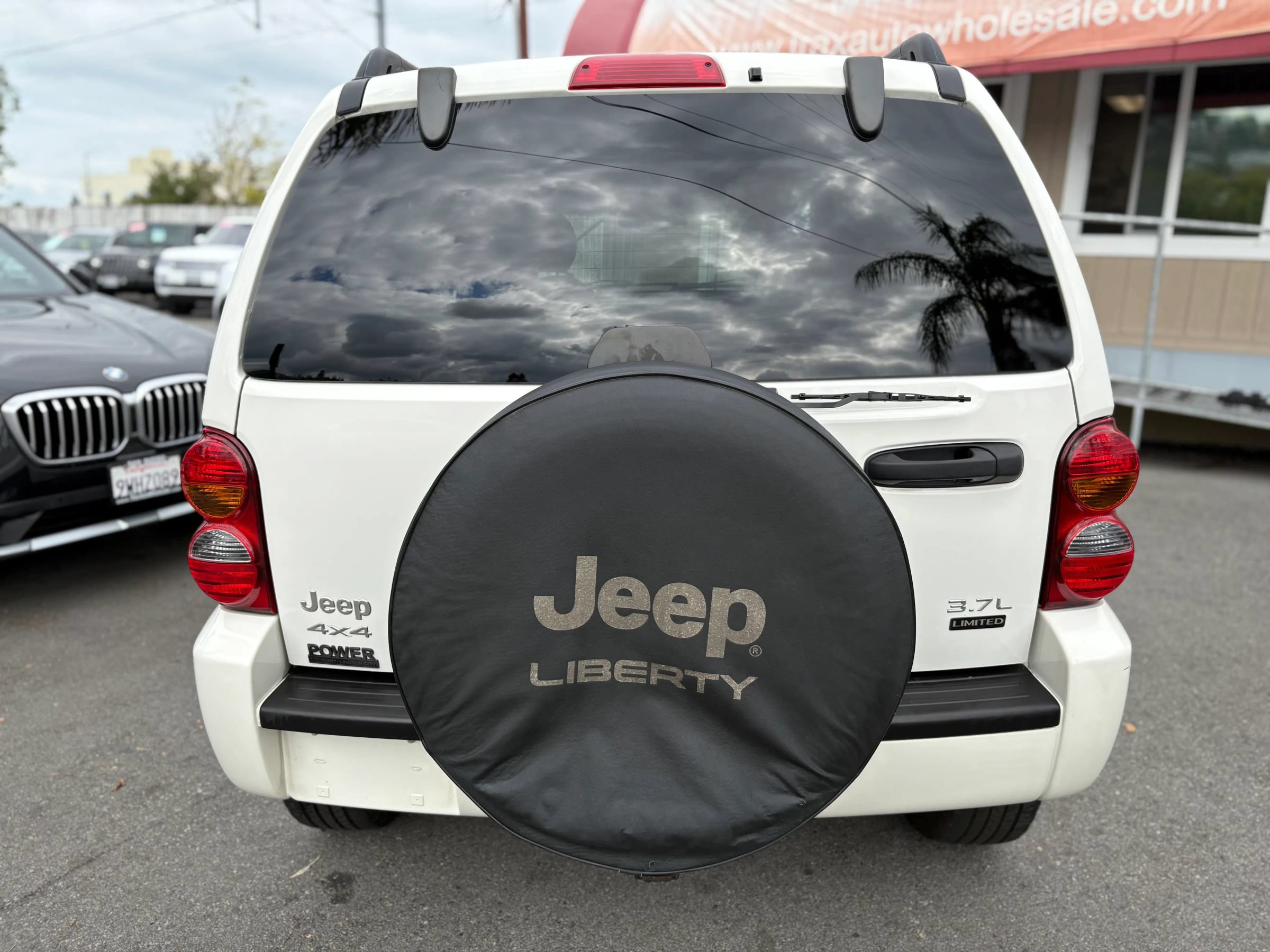 Used 2004 Jeep Liberty Limited w/ Trailer Tow Group AWD/4WD image 6