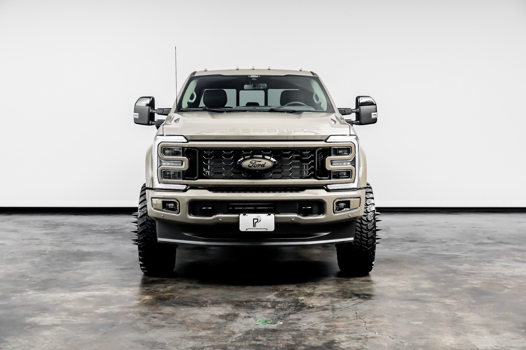 Used 2026 Ford F450 Platinum w/ Platinum Plus Package AWD/4WD image 2