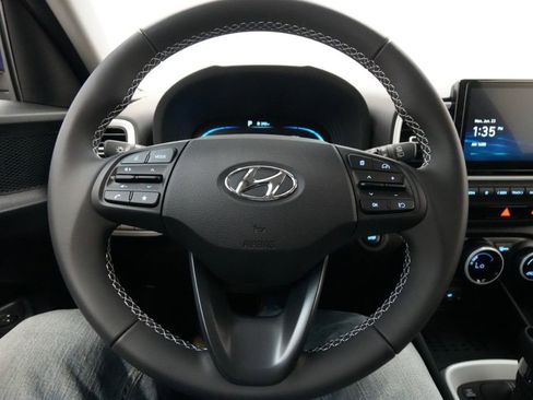 New 2025 Hyundai Venue Limited image 42