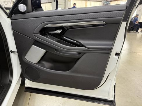 Used 2020 Land Rover Range Rover Evoque S image 16