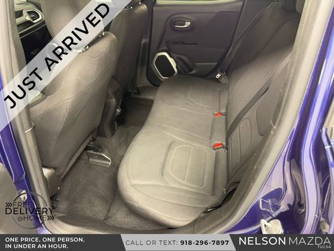 Used 2019 Jeep Renegade Latitude AWD/4WD image 32