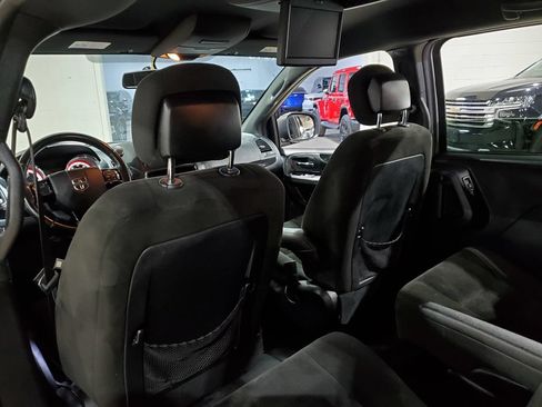 Used 2016 Dodge Grand Caravan SE FWD image 26