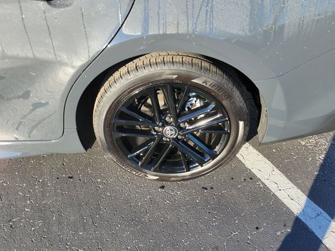 Used 2025 Toyota Camry LE image 5