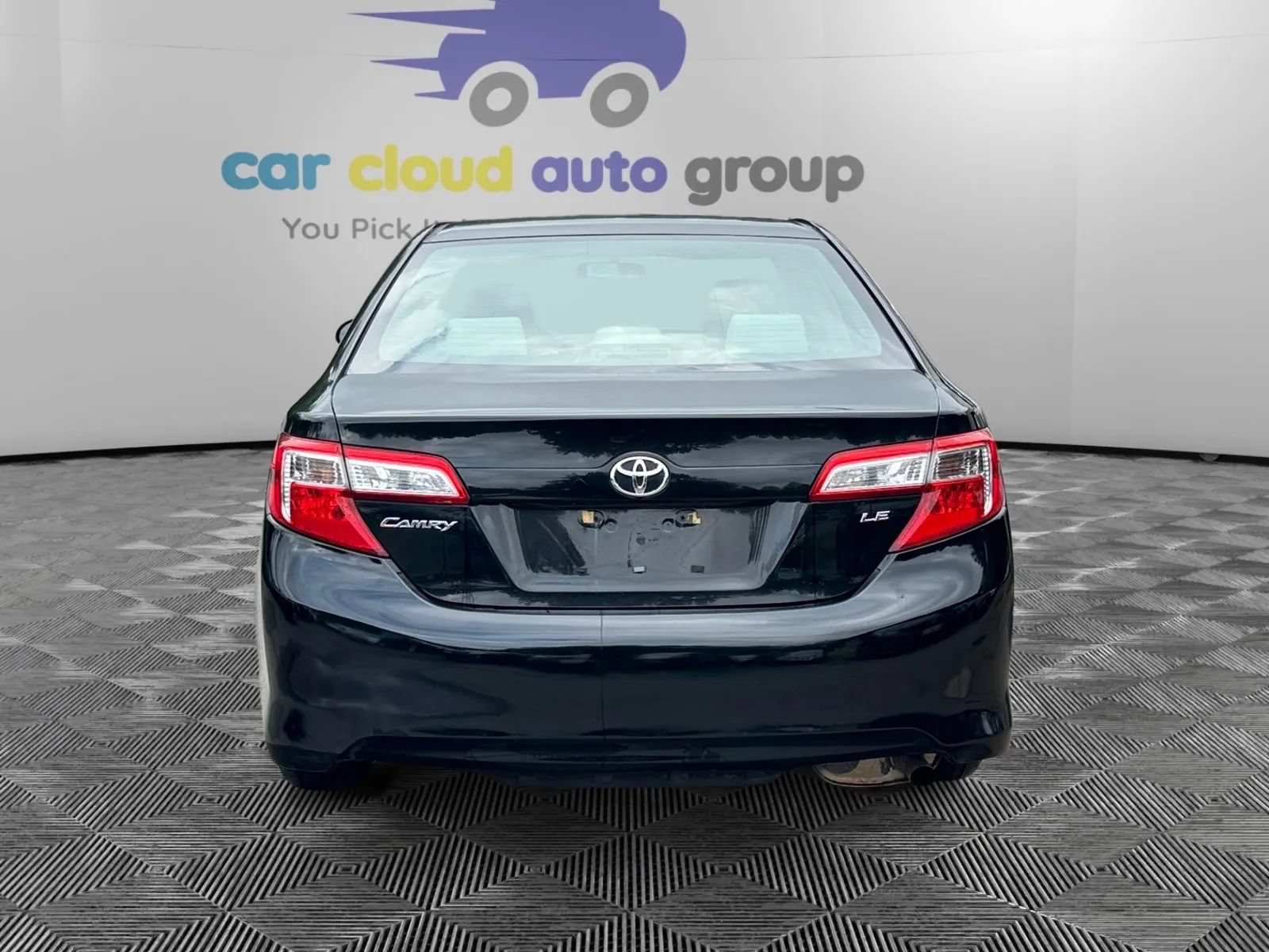 Used 2012 Toyota Camry LE FWD image 4